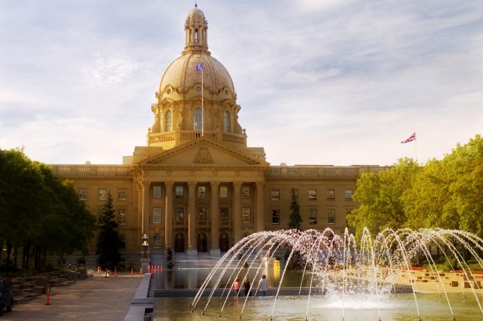 Alberta Targets Express Entry Candidates With CRS Scores As Low As 425